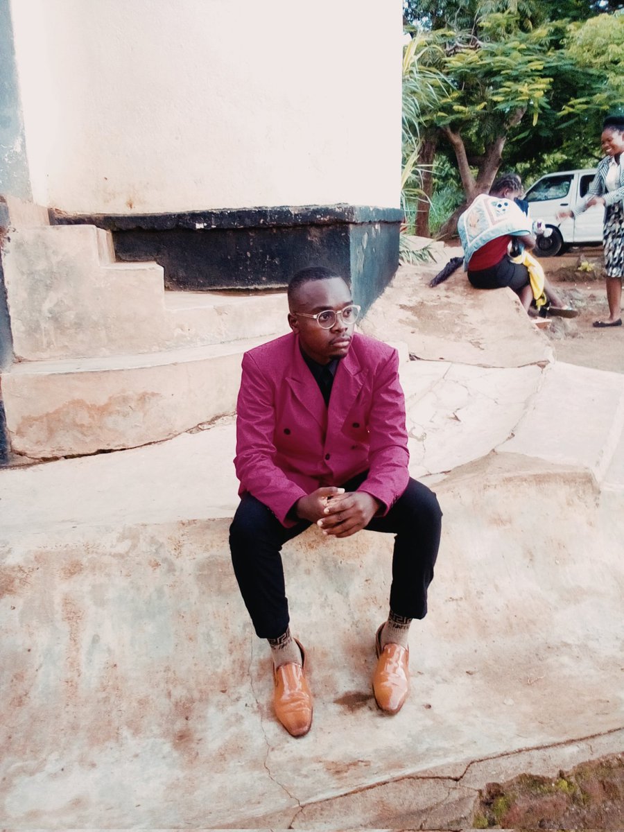 ElUpile tweet picture