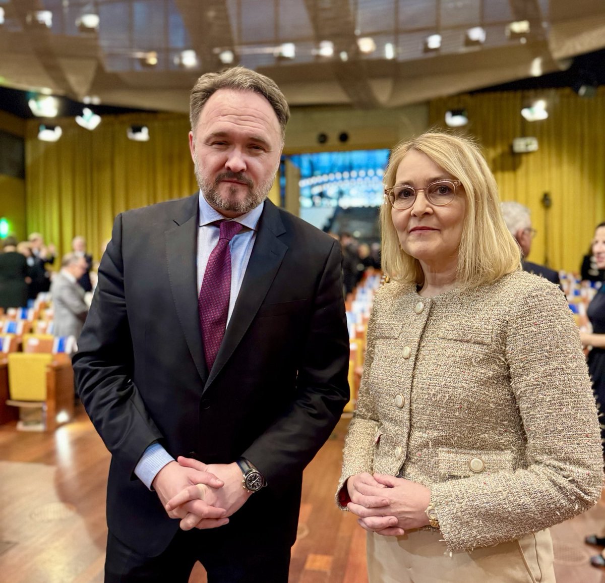 Christel Schaldemose (@schaldemosemep) on Twitter photo En stor dag for Europa – og Danmark!
I dag deltog jeg som næstformand for <a href="/Europarl_EN/">European Parliament</a> i ceremonien, hvor EU’s nye kommissærer aflagde ed foran EU-Domstolen.
En særlig glæde var (igen) at ønske <a href="/DanJoergensen/">Dan Jørgensen</a> tillykke som ny kommissær. Danmark er stærkt repræsenteret. #eudk En stor dag for Europa – og Danmark!
I dag deltog jeg som næstformand for <a href="/Europarl_EN/">European Parliament</a> i ceremonien, hvor EU’s nye kommissærer aflagde ed foran EU-Domstolen.
En særlig glæde var (igen) at ønske <a href="/DanJoergensen/">Dan Jørgensen</a> tillykke som ny kommissær. Danmark er stærkt repræsenteret. #eudk