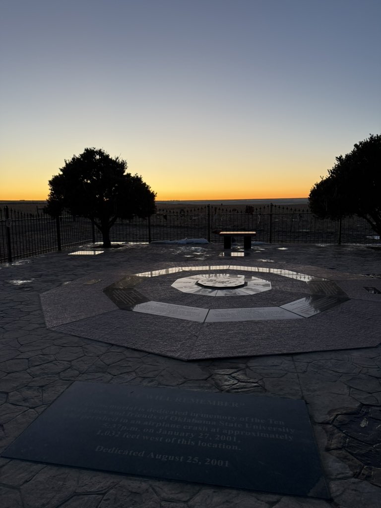 May we aways remember our promise🧡 

#RT10