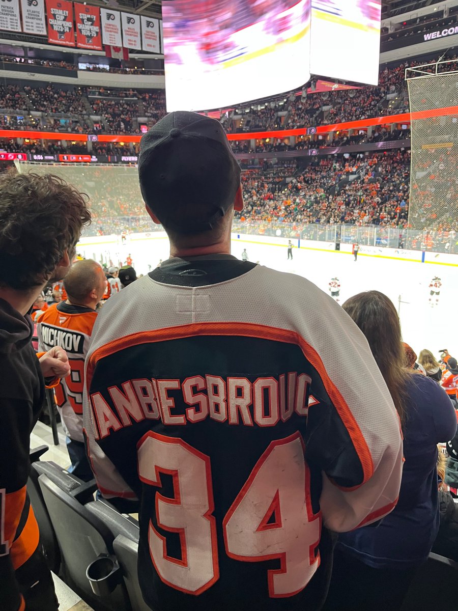ItsDoctorD's tweet photo. @davegisaac #jerseywatch couldn't quite fit the whole Vanbiesbrouck in the picture https://t.co/YR9iGzGRmZ