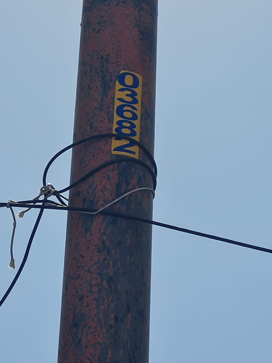 ZonaSegPuebla's tweet photo. ME AYUDAS A COMPARTIR?
URGE CAMBIAR DE POSTE DE ALUMBRADO ESTA POR COLAPSAR
AVENIDA SAN FELIPE NUMERO 20
EN EL RESIDNCIAL DEL VALLE 
NUMERO DE POSTE 03682
LUNES 27 DE ENERO
ESTA MUY CORROIDO Y PODRIA COLAPSAR CON UN VIENTO FUERTE
URGE @pepechedrauimx @PueblaAyto @ClementeGomezM https://t.co/R2xtvX4KES