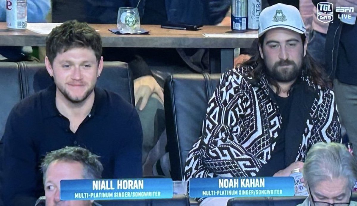 concertleaks's tweet photo. Niall Horan and Noah Kahan sitting together tonight! https://t.co/HQFrD13rPK