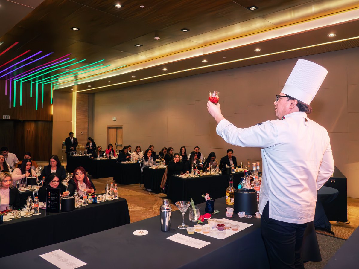 ms_milenium's tweet image. Deleita a tus invitados con una mágica degustación de bebidas 🍷🍸

Vive la experiencia de la mano de nuestros Chefs 👨‍🍳👩‍🍳
Paquete disponible para eventos sociales y empresariales

Solicita tu cotización en esta liga:
hotelesmilenium.typeform.com/MSposts