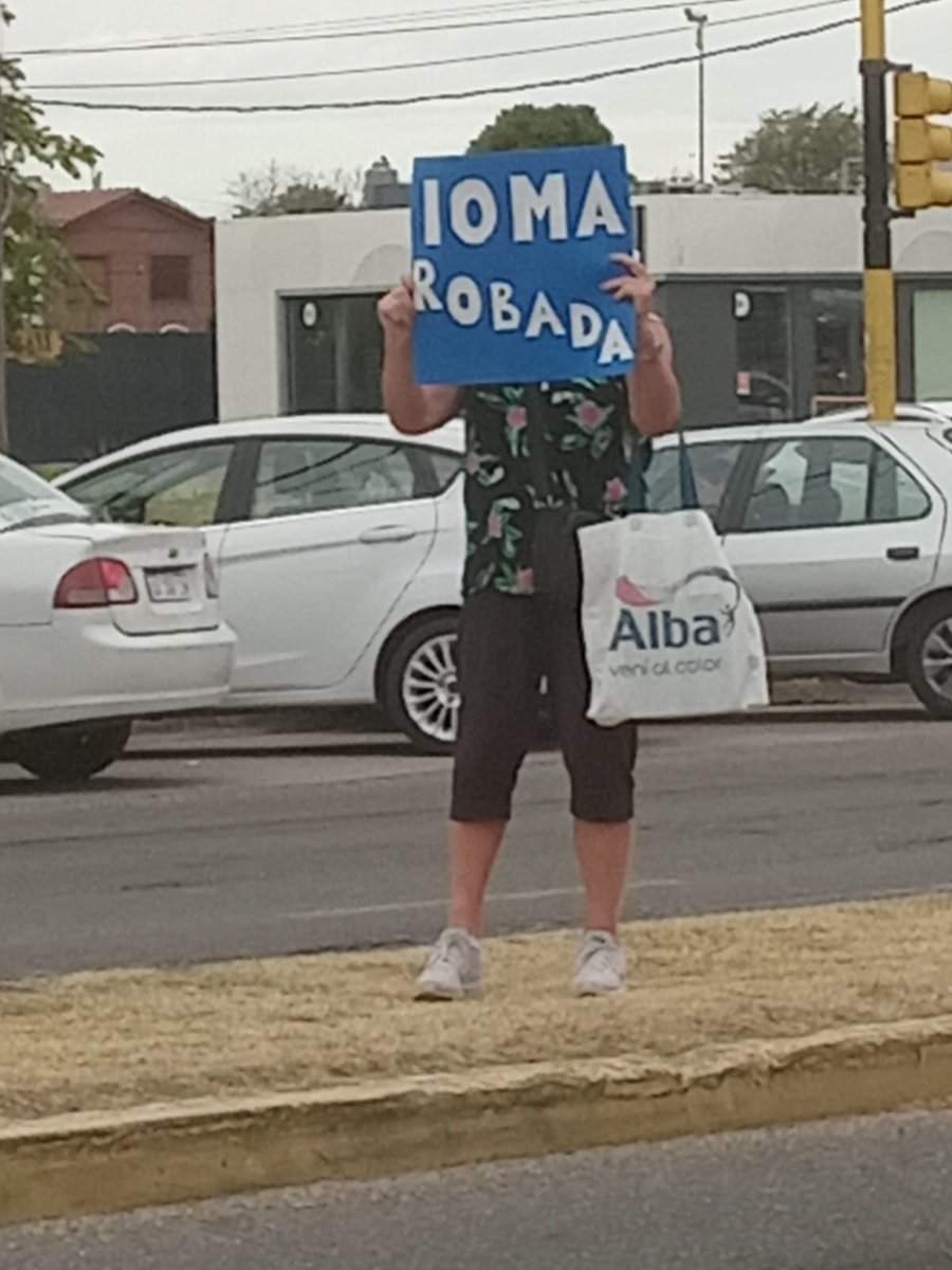 Iomafiliadosmdp's tweet photo. Mar del Plata sigue reclamando porque la desidia de #IOMA sigue matando @Kicillofok @homerogiles @luisnovaresio @majulluis @agarra_pala @dipbonaerenses @Carli_Bianco @julian_bussetti @Guspujato @IOMA_DUELE @iomaafiliados @canal8mdp https://t.co/R6fAhvjkFG