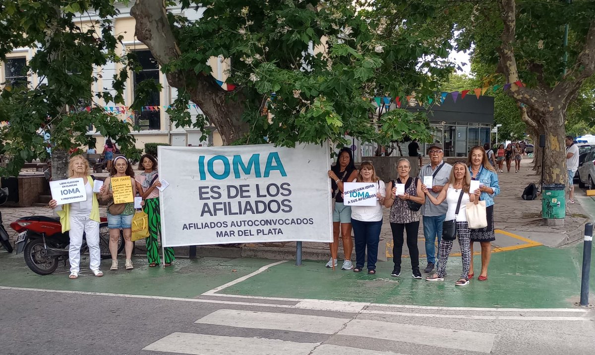 Iomafiliadosmdp's tweet photo. Mar del Plata sigue reclamando porque la desidia de #IOMA sigue matando @Kicillofok @homerogiles @luisnovaresio @majulluis @agarra_pala @dipbonaerenses @Carli_Bianco @julian_bussetti @Guspujato @IOMA_DUELE @iomaafiliados @canal8mdp https://t.co/R6fAhvjkFG