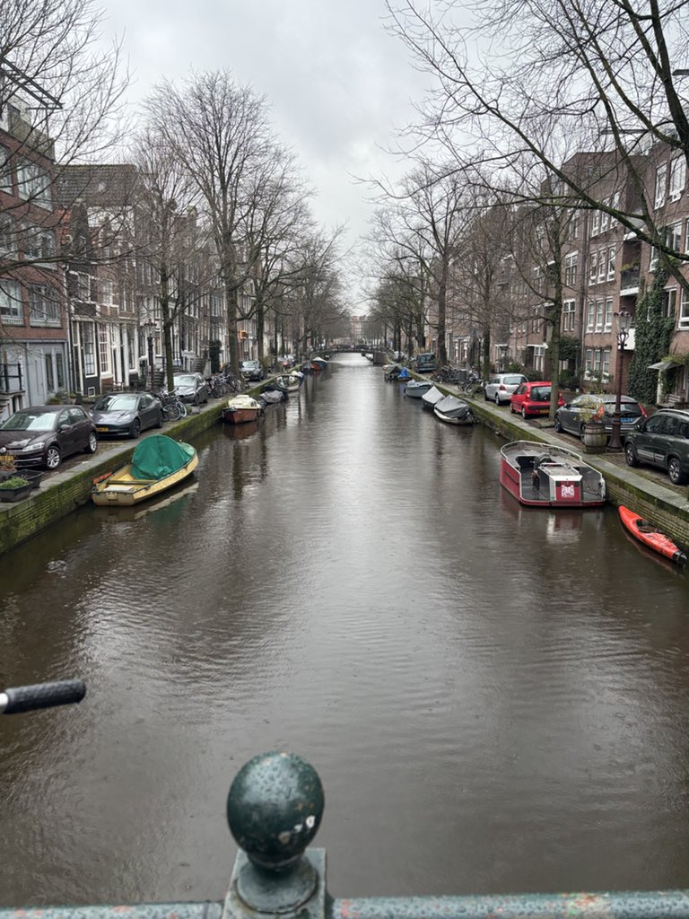 deelaaveegaa's tweet photo. amsterdam https://t.co/756oXrgGi5