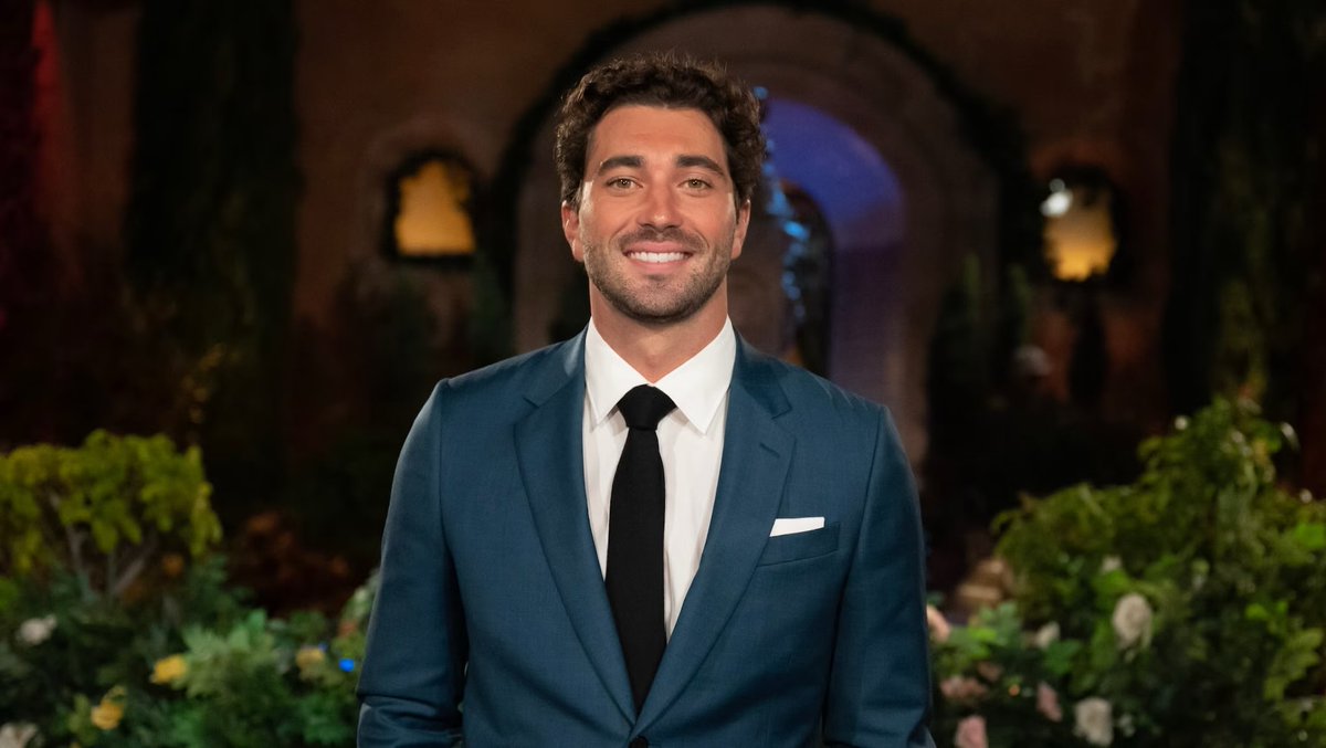 missing him a little extra tonight

#TheBachelor