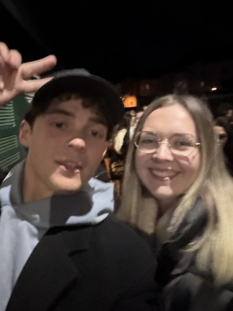 🩷🩷 thanks to Joshua for being the worst photographer ever 😂