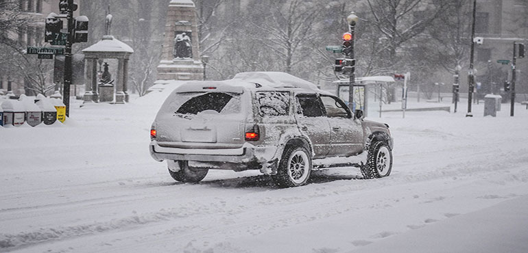 WeatherBug's tweet photo. The storm has passed, but the dangers haven’t! 🌨️🌞 Before you head out to enjoy the sunshine, there are critical post-storm safety tips you need to know—like avoiding hidden road hazards and prepping your car. 🚗⚠️ https://t.co/uXiXqjdWXG
#WinterSafety #PostStorm #StayPrepared https://t.co/2HVaboOhEm