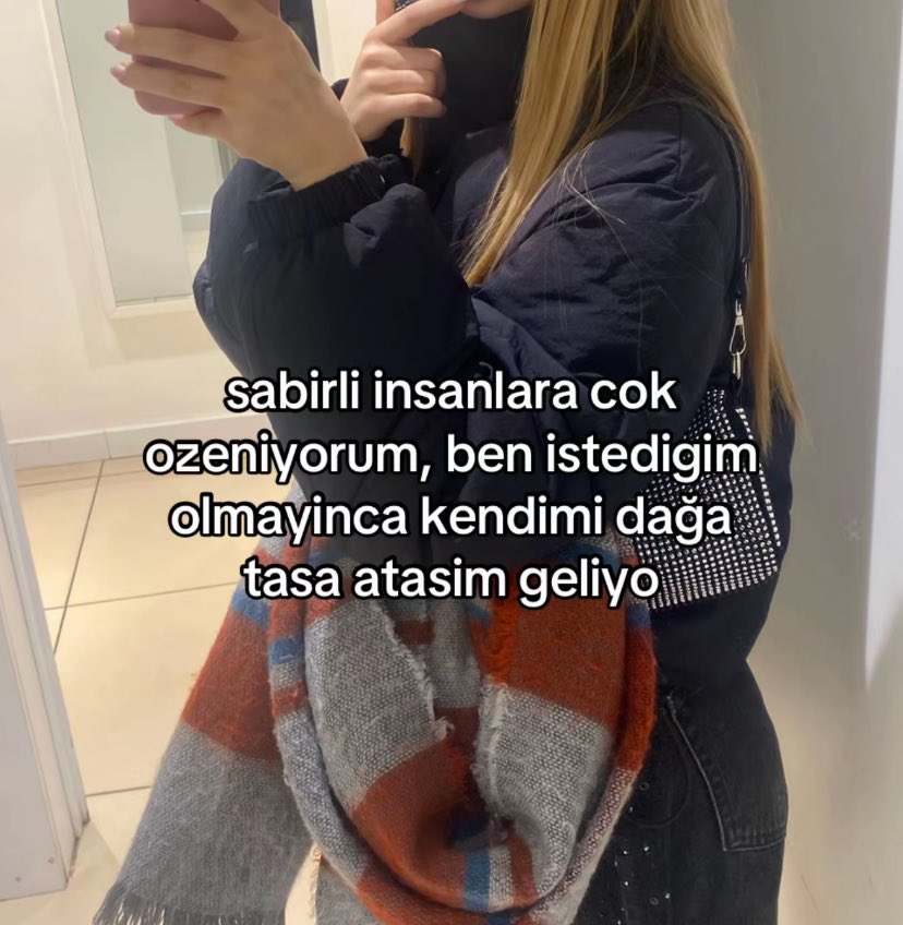 Alya (@alyareckles) on Twitter photo 