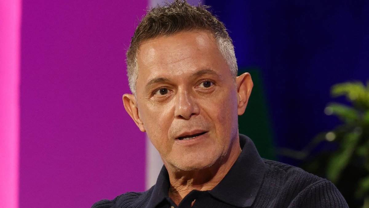 La semana pasada ganó "El Hormiguero" a "La Revuelta". ¿Qué pasará esta semana? 

¡Vota la tendencia del día en España 🇪🇸!

¿Qué estás viendo? 👀

❤️ El Hormiguero con Emiliano García-Page
🔄 La Revuelta con Alejandro Sanz

#LaRevueltaTVE #LaRevuelta #GarcíaPageEH