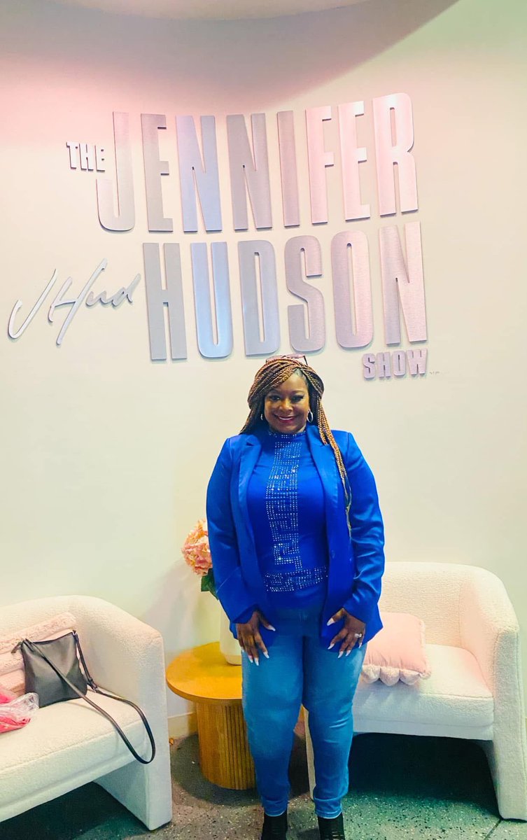🚨DRUMMROLLLLLLL🚨
The time is finally here to make my huge announcement!!!

I’M GOING TO BE A GUEST ON The Jennifer Hudson Show on JANUARY 28th talking all things The Green Team Helping Hands, Inc!!!

What an honor to be in the room with <a href="/IAMJHUD/">Jennifer Hudson</a> I’m so excited!! 👍🏾💚💚💚