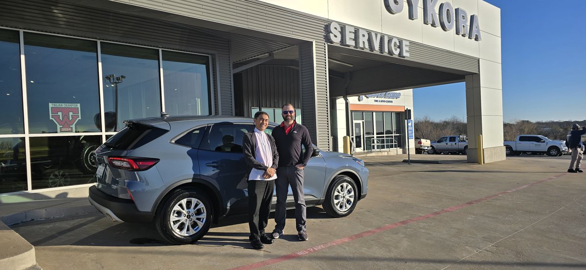 Sykora_Ford's tweet photo. Congratulations to Father Benji on his new 2025 Escape! It's always a pleasure to do business with someone who does so much for everyone else! Thank you for the business and enjoy your new SUV! https://t.co/8ryaH33cF0