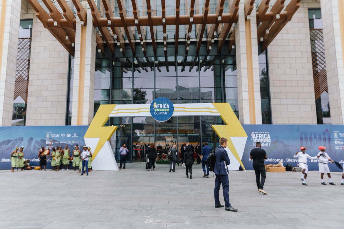 Arrived in Dar es Salaam, Tanzania, to attend the #Mission300 Africa Energy Summit.

On the agenda: access to electricity for 300 million Africans by 2030.

Together, we can do it—#PoweringAfrica and advancing the #SDGs.