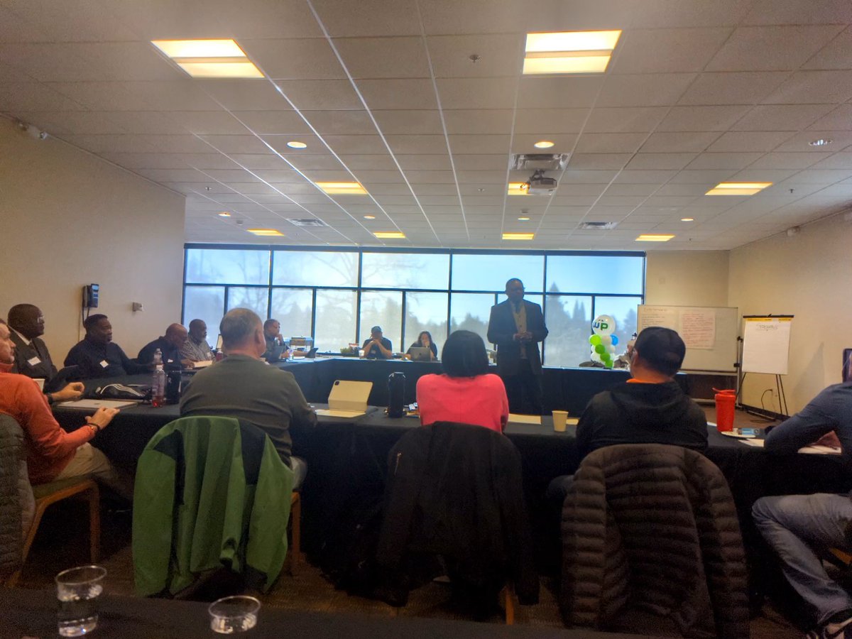 WarnerPacificU's tweet photo. President Johnson addresses the ChoG Pacific NW Collective at its retreat on this morning along with Q and A. The Pastoral Collective ended its time by praying over the President, its board of trustees, faculty, staff and students. #chog #wpuknights #withpurpose #cccu #macu https://t.co/ugkAjxfXHL