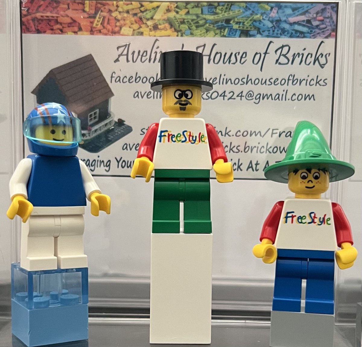 A few new Minifigs from the Freestyle Lego bucket released in 1997.
