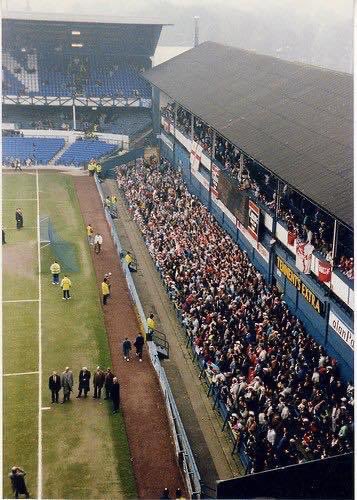 Woking fans at Goodison Park on this day in 1991 🔴⚪️