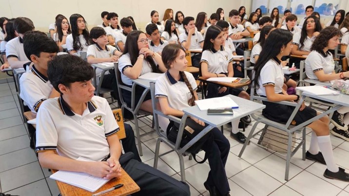 Trasciende60696's tweet photo. #UAS inicia nuevo semestre más de 63 mil estudiantes en los 103 planteles del nivel #bachillerato ***
@uasoficialmx 

https://t.co/vinZ6Mtexu https://t.co/c9G4grdDTW