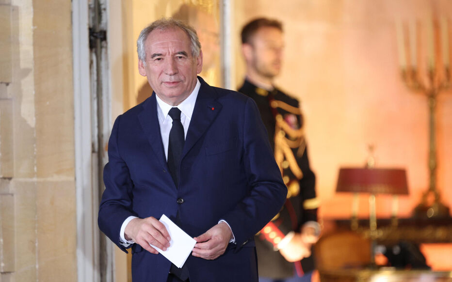 🇫🇷 FLASH - François Bayrou écarte l’idée des 7 heures de travail non rémunérées, car "le travail doit être payé", estime-t-il. (LCI)