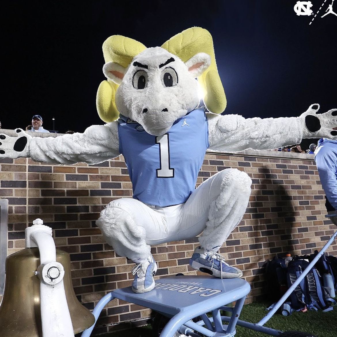 Davon Benjamin Jr (@da5von) on Twitter photo UNC offered!! #GoHeels #CarolinaFootball #ChapelBill <a href="/Ballhawk__8/">Armond Hawkins JR “Mondo”</a> <a href="/Belichick_B/">Bill Belichick</a> <a href="/ChadSimmons_/">ChadSimmons</a> <a href="/adamgorney/">Adam Gorney</a> <a href="/GregBiggins/">Greg Biggins</a> <a href="/HeelIllustrated/">THI</a> <a href="/SWiltfong_/">Steve Wiltfong</a> UNC offered!! #GoHeels #CarolinaFootball #ChapelBill <a href="/Ballhawk__8/">Armond Hawkins JR “Mondo”</a> <a href="/Belichick_B/">Bill Belichick</a> <a href="/ChadSimmons_/">ChadSimmons</a> <a href="/adamgorney/">Adam Gorney</a> <a href="/GregBiggins/">Greg Biggins</a> <a href="/HeelIllustrated/">THI</a> <a href="/SWiltfong_/">Steve Wiltfong</a>