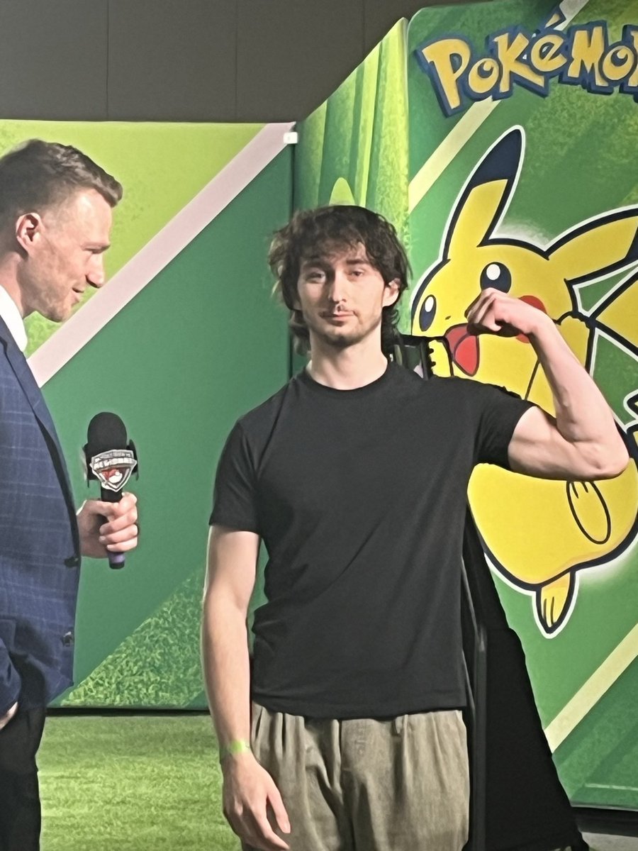 So, second regional ever, top 8. Feeling really good about that. Day 2 however, I started to come down with something, and I think it really impacted my focus. But it’s ok! Lots of great battles, lots of fun. And here’s a pic of me flexing