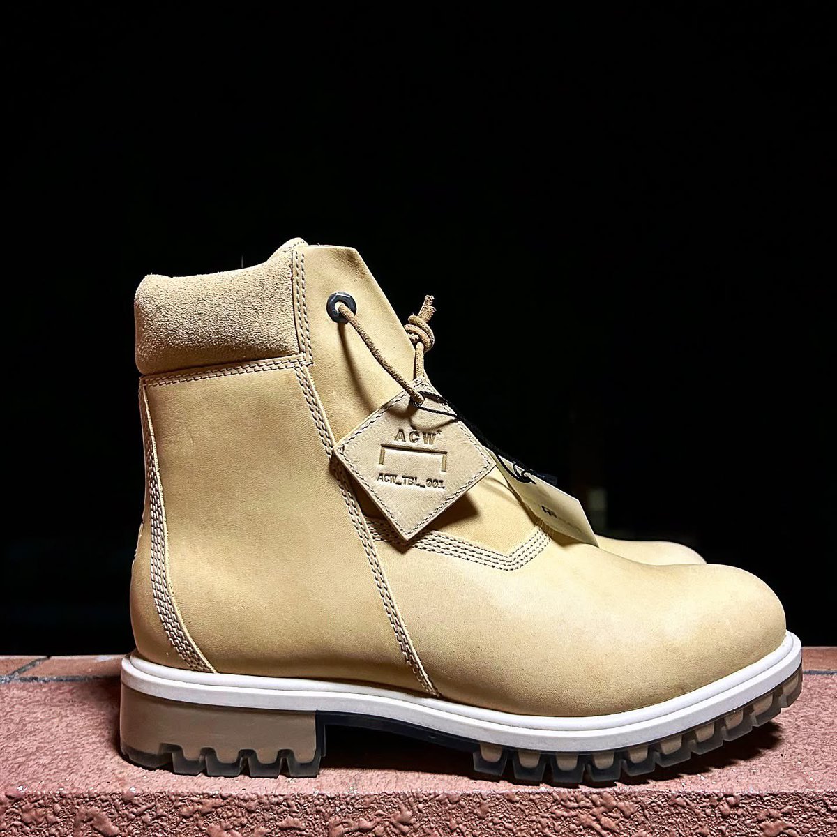 CohakuCreative's tweet photo. @acoldwall @Timberland #acoldwall #timberland #collaborationproducts #アコールドウォール #ティンバーランド #ダブルネーム #レザーブーツ #実は2足目 #猫様にやられた @SOUTH_ISE
https://t.co/Ku2hWnGUln https://t.co/JPh46PDagj