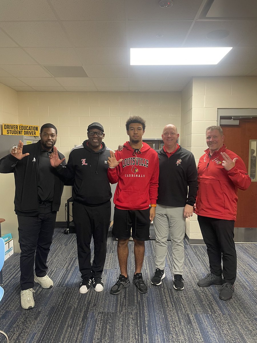 Go cards❤️🖤🤞🏽 <a href="/CoachMarkHagen/">Mark Hagen</a> <a href="/pete_nochta13/">Pete Nochta</a> <a href="/TMossbrucker/">Trent Mossbrucker</a> <a href="/Brohm_Brady/">Brady Brohm</a> <a href="/JeffBrohm/">Jeff Brohm</a> <a href="/James5Corbin/">James Corbin</a> <a href="/Bigjake1990/">Jacob Williams</a> <a href="/AustinWill51877/">Austin Williams</a> <a href="/AdamGore14/">Adam Gore</a> <a href="/TyCorbin__/">Ty Corbin</a> <a href="/CliffHarrell11/">Cliff Harrell</a> <a href="/247Sports/">247Sports</a> <a href="/On3sports/">On3</a>
