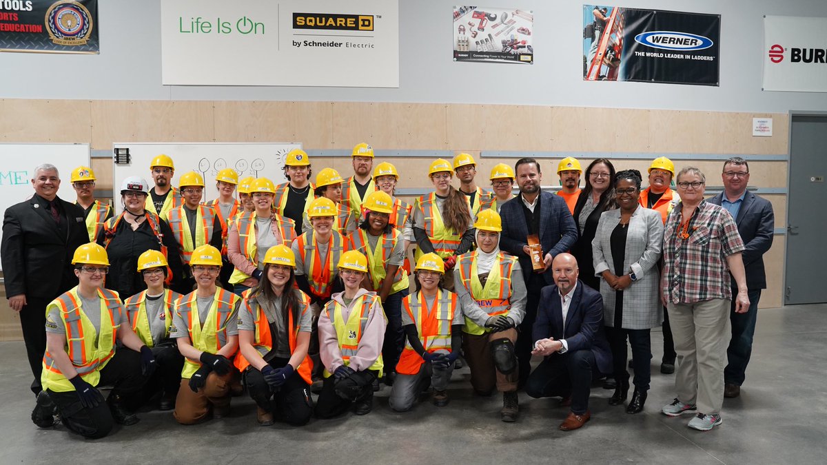Had the privilege of visiting IBEW Local 353 with Minister Piccini, where skilled electricians are shaping a brighter future for Ontario. 

Through programs like our Skills Development Fund, the next generation of electrical trades is gaining the tools and training they need to