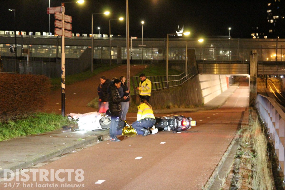 Twee gewonden na botsing scooters in Den Haag
