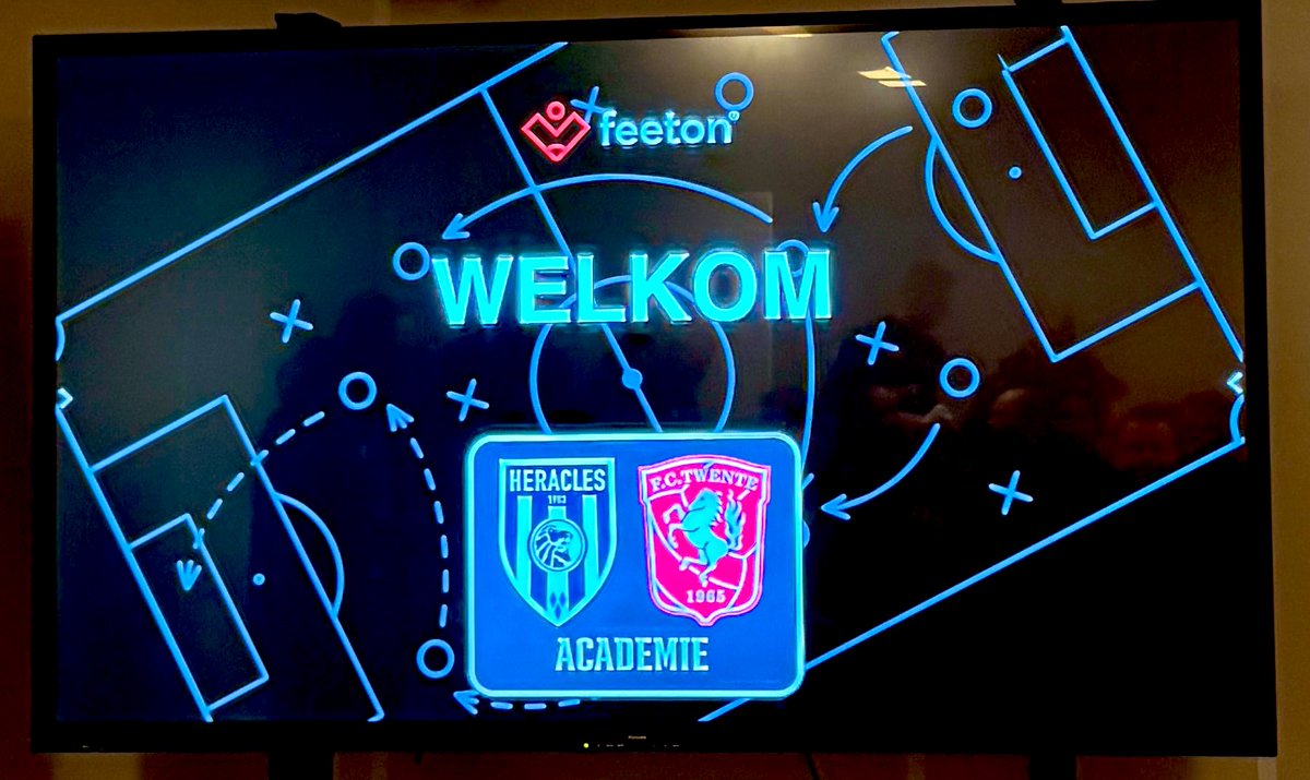 Mart (@martnieuwenhuis) on Twitter photo Vanavond hebben we met onze (jeugd) keeperstrainers van <a href="/excelsior31/">SV Excelsior'31</a> een bijeenkomst speciaal voor keepertrainers bijgewoond van <a href="/VTON_voetbal/">feeton</a> en de <a href="/TweHerAcademie/">FC Twente/Heracles Academie</a>.
Mooi om samen met keeperstrainers uit het regioplan kennis en ervaringen te delen! #samenwerken #ontwikkeling Vanavond hebben we met onze (jeugd) keeperstrainers van <a href="/excelsior31/">SV Excelsior'31</a> een bijeenkomst speciaal voor keepertrainers bijgewoond van <a href="/VTON_voetbal/">feeton</a> en de <a href="/TweHerAcademie/">FC Twente/Heracles Academie</a>.
Mooi om samen met keeperstrainers uit het regioplan kennis en ervaringen te delen! #samenwerken #ontwikkeling