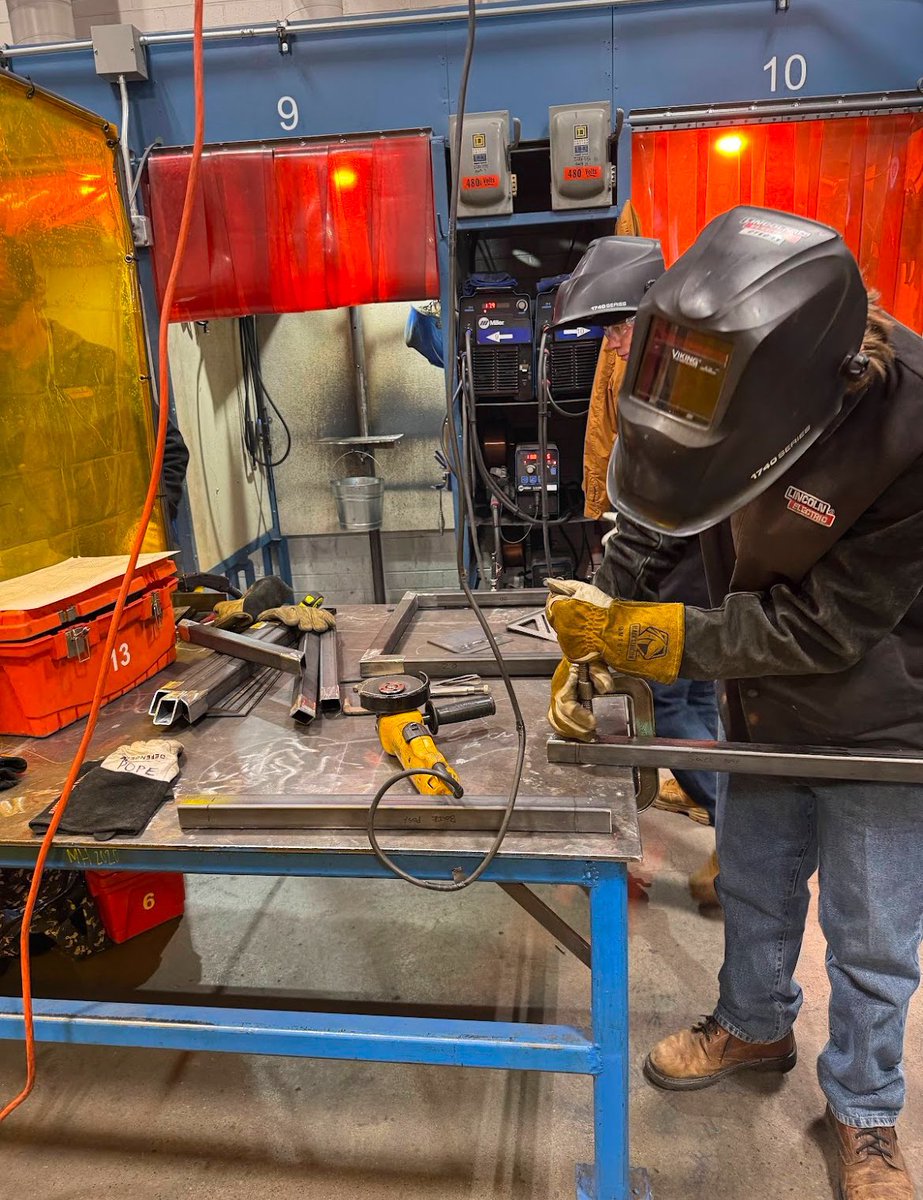 ctecnow's tweet photo. Last week, some of our Welding students participated in a regional welding competition at Bingham High. All students did well! Congrats to Ande, Nariska, and Evan who took first place in the team fabrication event, and Wes who took first in the individual competition! https://t.co/LjMWS4RKnJ