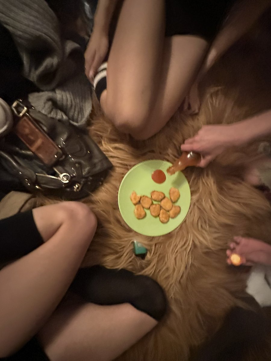 Chicken nuggets and K at Tharias household 😍