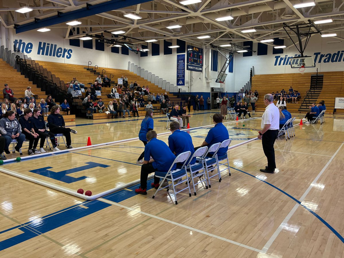 The Hillers Bocce squad defeated the McGuffey Highlanders this afternoon in two frames. Final frame scores: 8-7, 5-2! #itsagreatdaytobeahiller 🔵⚪️