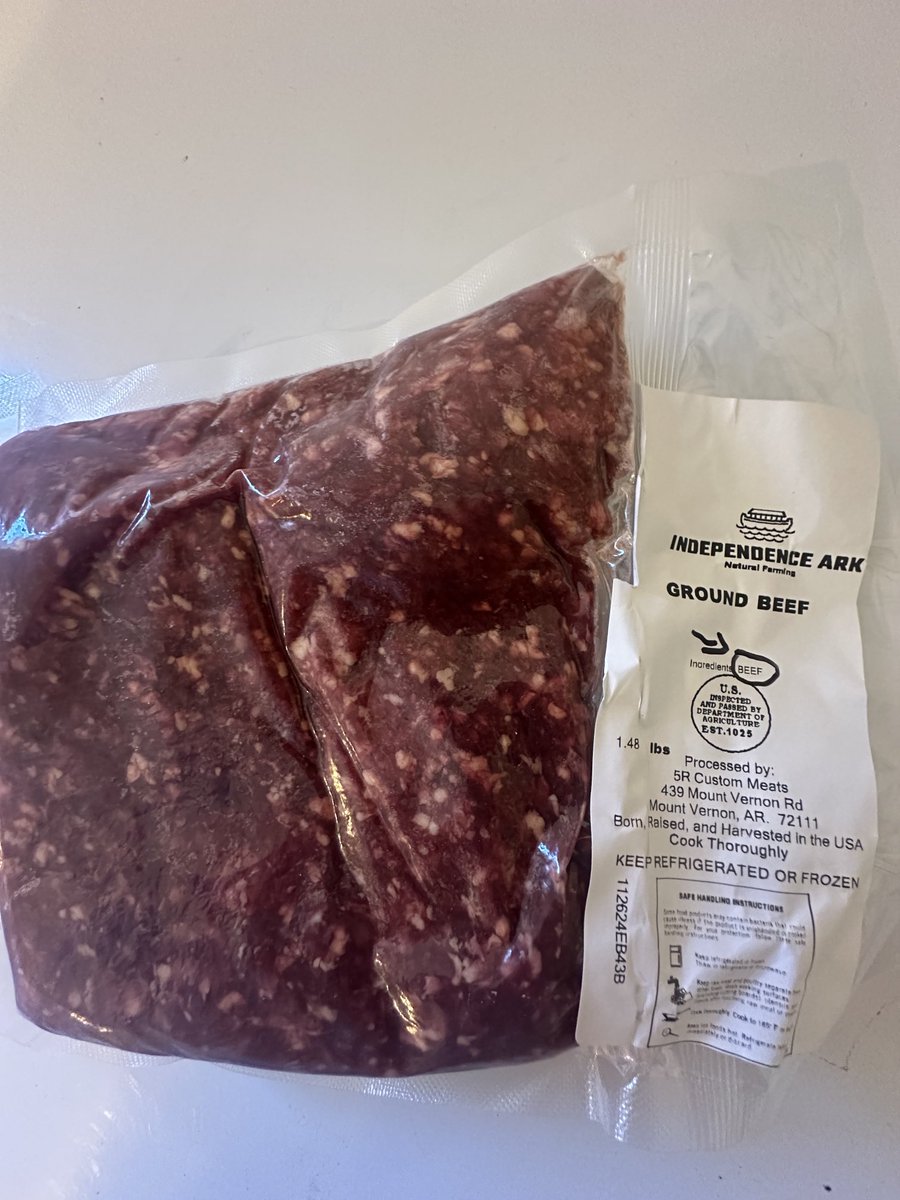 IndependenceArk's tweet image. Pure natural Ingredients &amp;gt; Beef or Beef, Tongue, Heart and liver. Pick your winner…how about both? 😉 #AncestralBlend #RealMeat