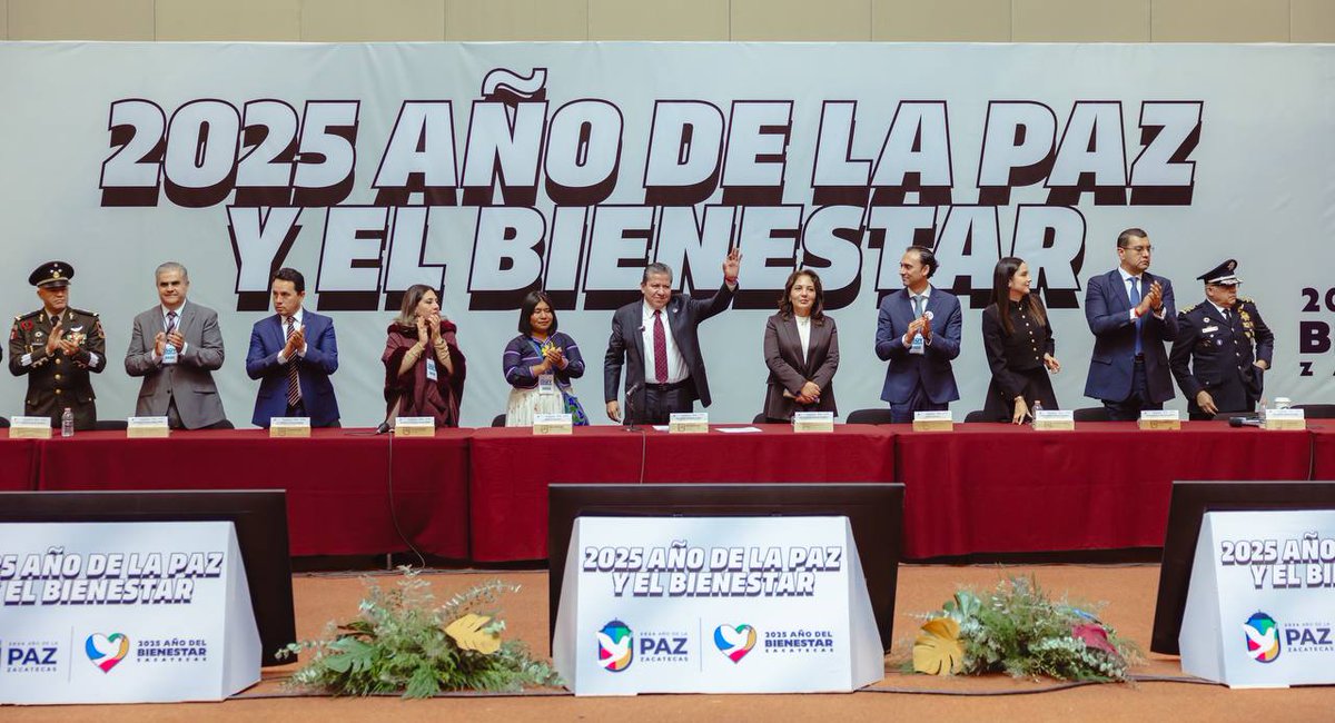 DavidMonrealA's tweet photo. El día de hoy presentamos la Agenda del Año del Bienestar; rendimos cuentas ante el pueblo de Zacatecas como siempre lo hemos hecho: de frente, de manera directa, honesta y sincera.

La Agenda del Bienestar que hoy dimos a conocer busca seguir construyendo un Zacatecas más fuerte bajo cuatro nuevos pilares: Bienestar y Paz, Bienestar y Valores, Bienestar con Desarrollo y Bienestar en Territorio. Seguiremos construyendo, teniendo a la paz como cimiento y al bienestar como objetivo. El 2025 marca el inicio del Año del Bienestar, una etapa en la que consolidaremos lo alcanzado y trazaremos nuevas metas hacia el porvenir.

#PazEsBienestar