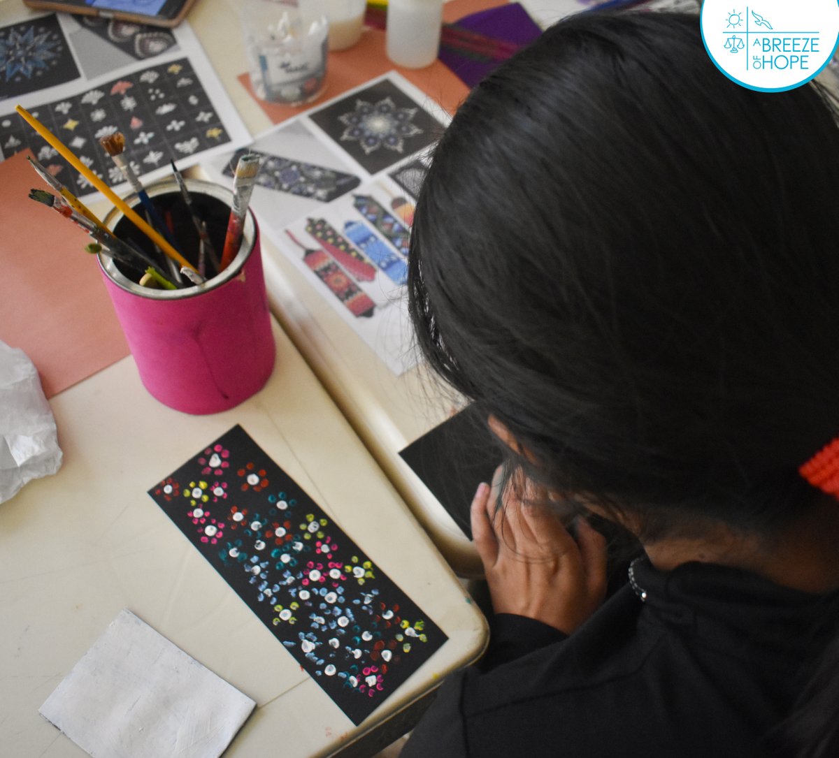Experiments, art, crafts, and lots of fun: this is how the magical days at A Breeze of Hope are experienced. A space designed for families, especially the little ones, to enjoy and learn during the school holidays. Take a look at some images of how we lived it. 💙

#ABreezefoHope