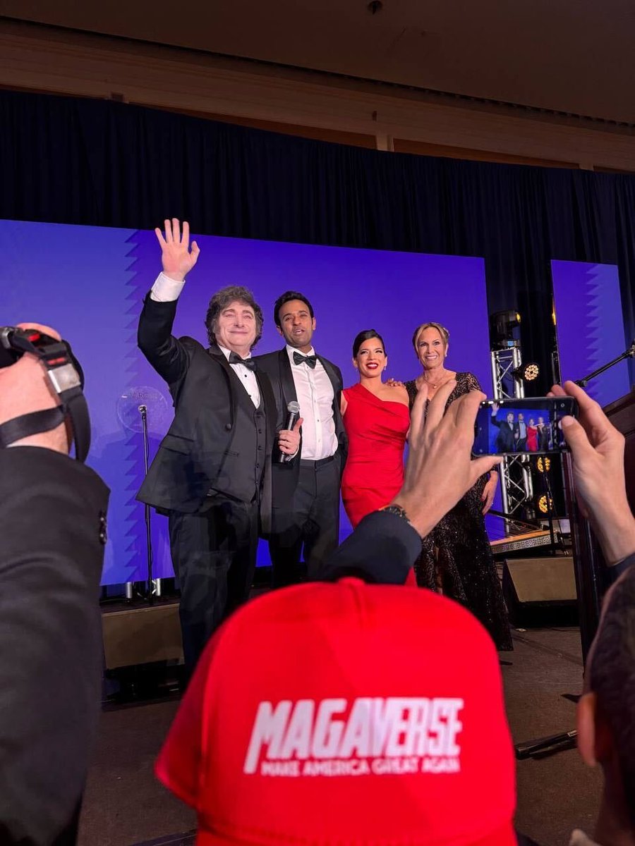 DogeAarmy's tweet image. You are very calm and easily interact with people. You are one of our superheroes who is going to save America #MAGAVERSE

It was great to meet you on the inauguration day. Warm greetings from our Magverse team

#SAVEAMERICA @MVRS