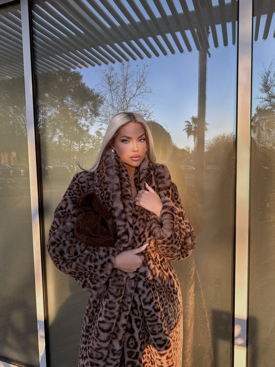 Olivia Pierson tweet media