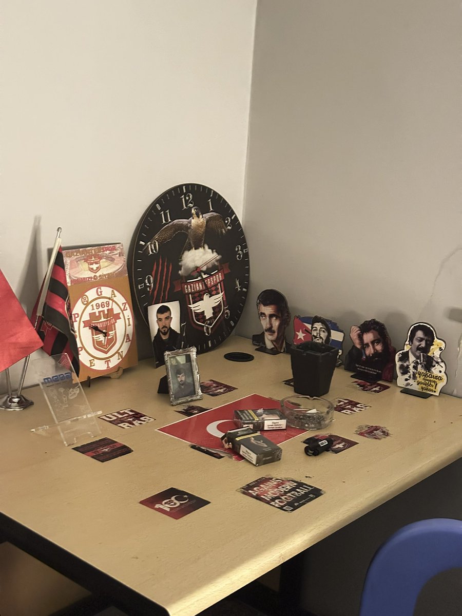 Dünümde bugününde yarınımda Gaziantepspor🖤❤️✊✌️🌹 #Gaziantepspor