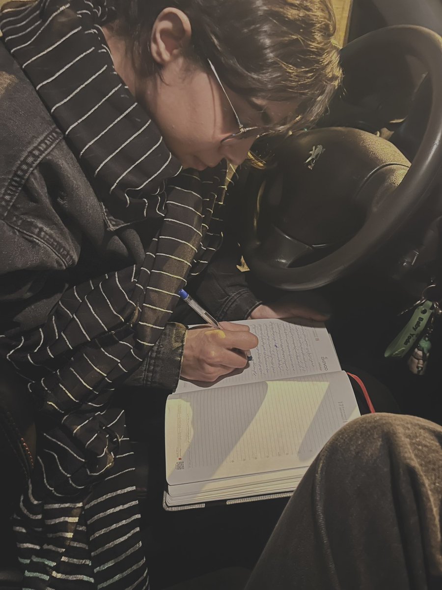 کاش می‌شد برم و اینارو با خودم ببرم. دوستون دارم بچه‌ها. زندگیم که داره عوض میشه، امیدوارم خودم عوض نشم و همیشه یادتون باشم.❤️