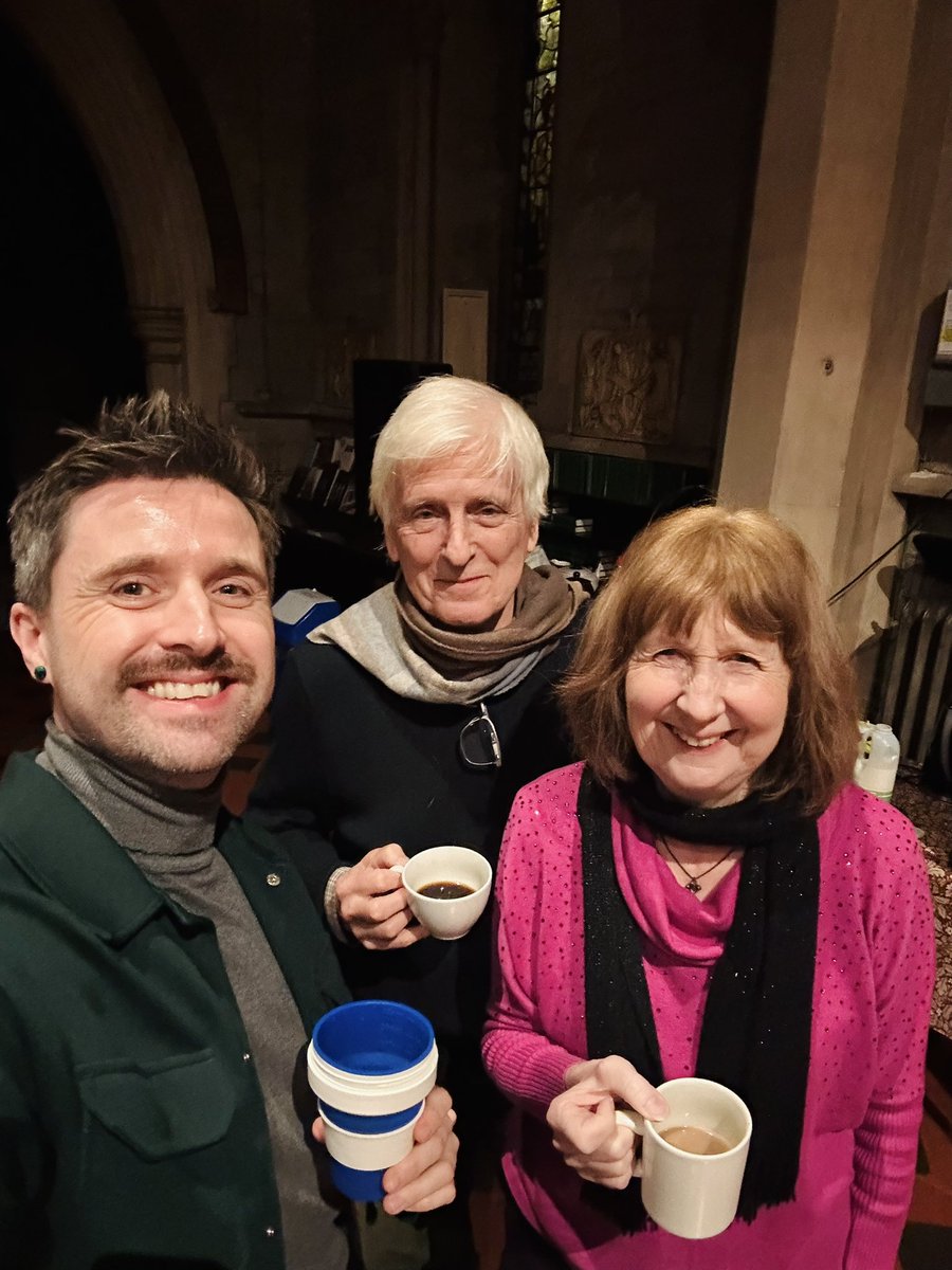 It’s tea time at Early Nights! We’ve just sung a most perplexing but beautiful setting of the Salve Regina by Pierre de la Rue 💜