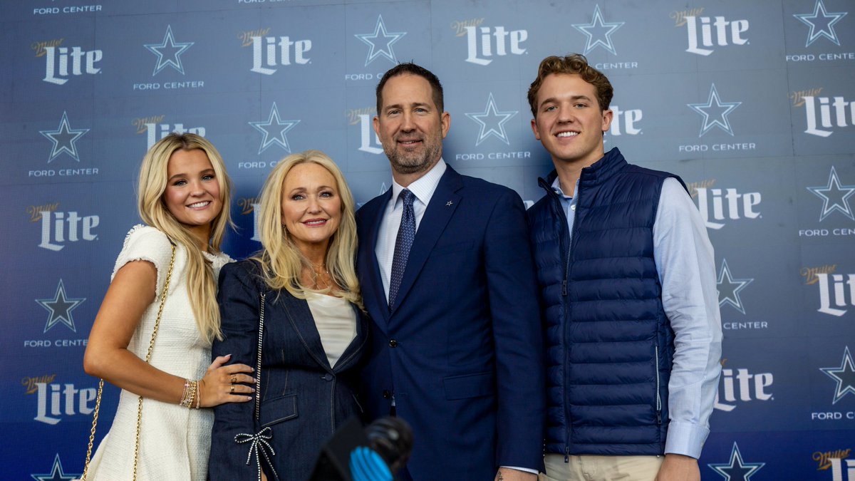 dallascowboys's tweet photo. Day one on the job. https://t.co/qIyuZIGVzP
