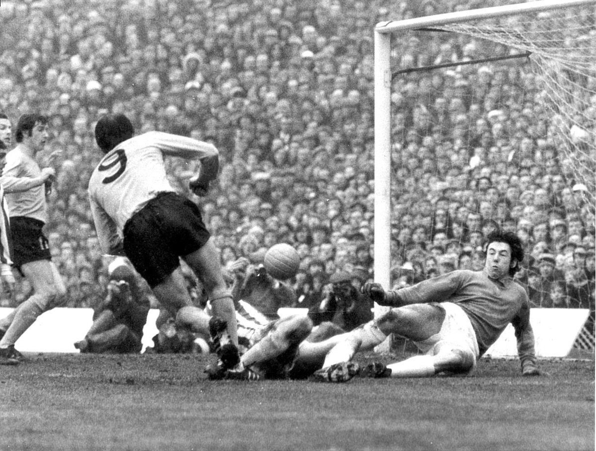 March 1971 FACQF City v stoke, first-half

Turning point in #hcafc history that afternoon- and the last time Hull had 40,000 spectators at a sporting event