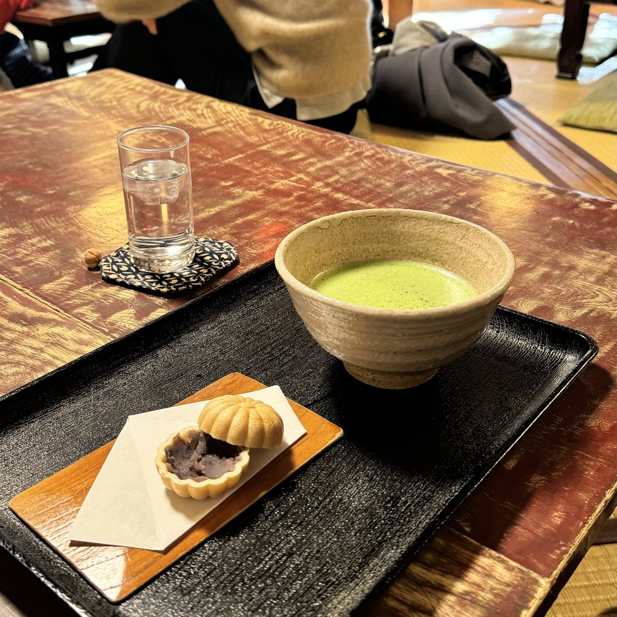 rohgoku's tweet photo. 港区グルメ会員制紹介制個室トリュフシャトーブリアンワイン！予約困難！みたいなのの反動か、最近畳でビールか抹茶飲んでしかなくて、実質和室界隈。 https://t.co/XeCS34vYM1