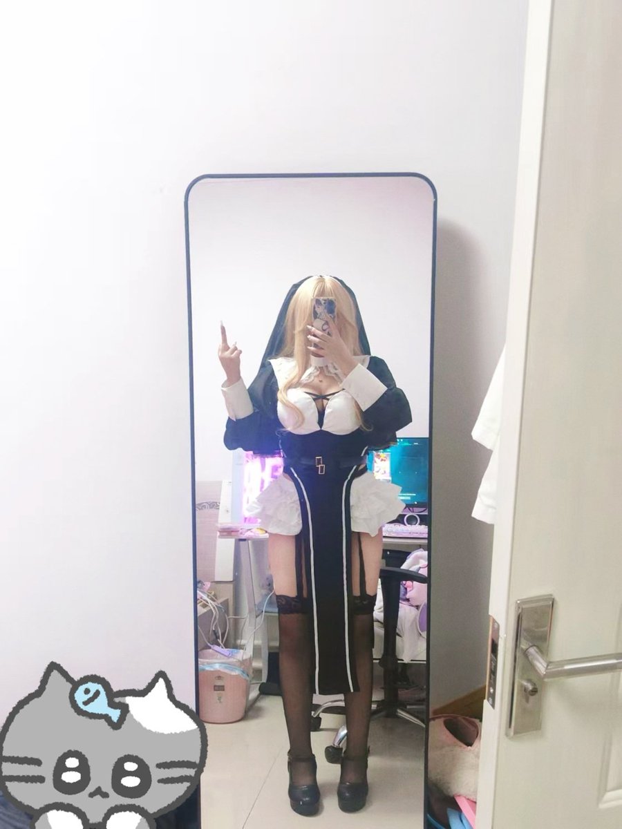rr0402666's tweet photo. 修女试衣 #cos #金发 #巨乳 #手控 #修女 https://t.co/CPKdJsm3Gh