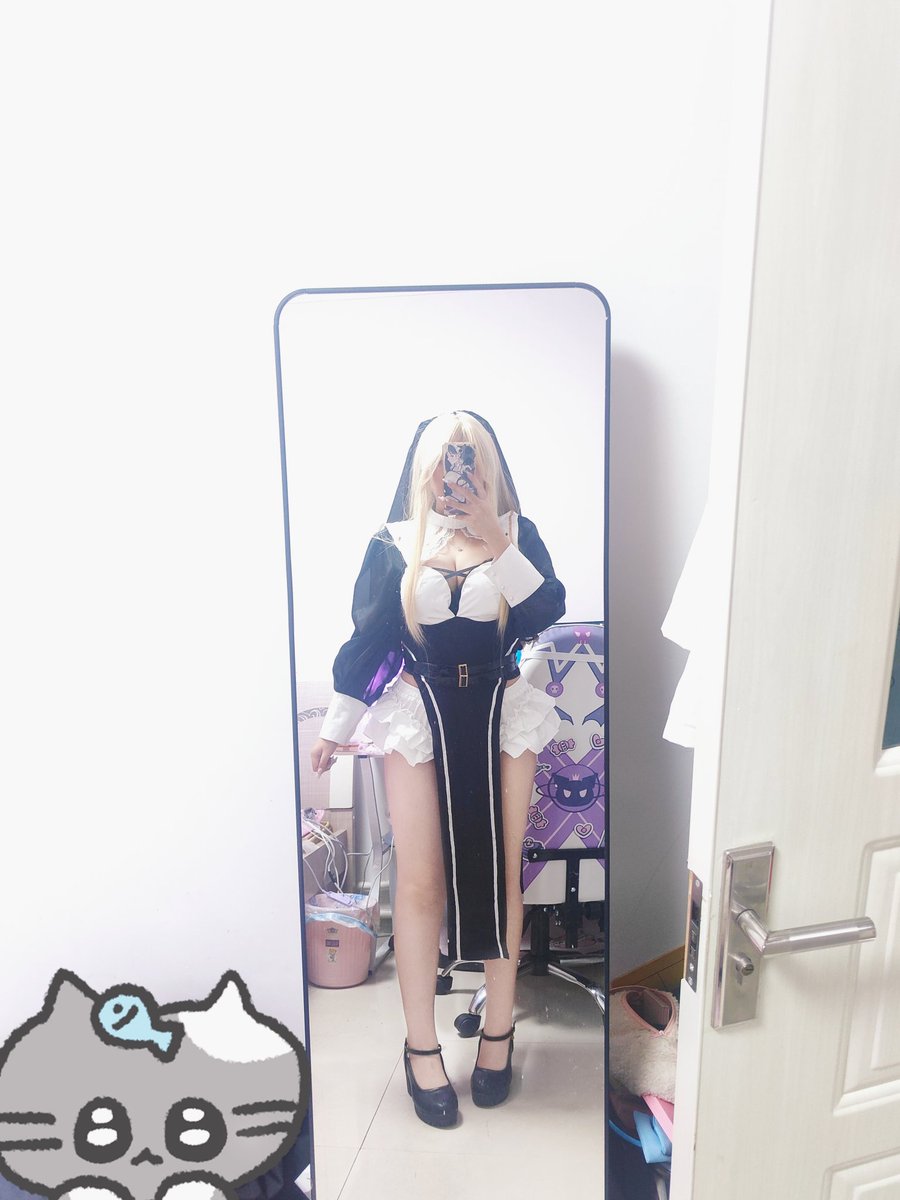 rr0402666's tweet photo. 修女试衣 #cos #金发 #巨乳 #手控 #修女 https://t.co/CPKdJsm3Gh
