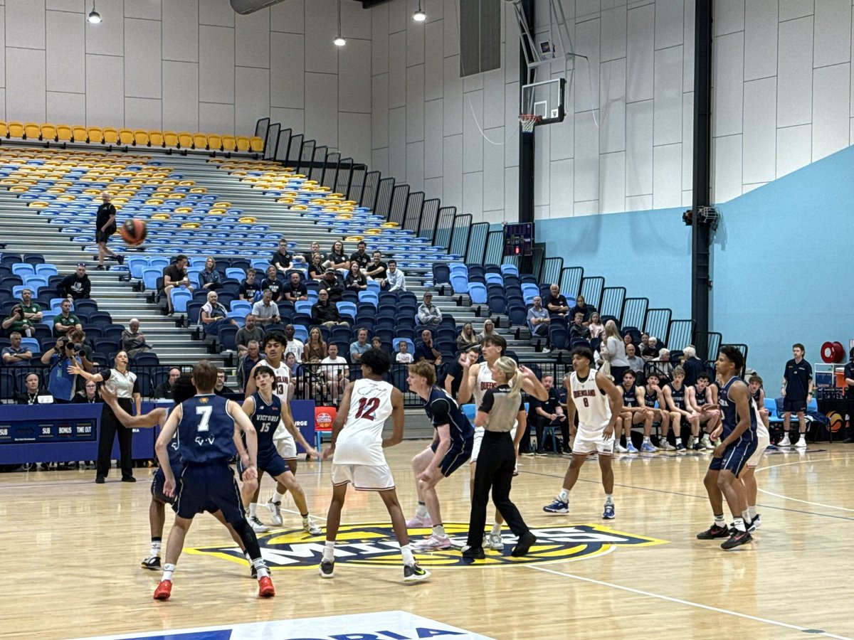 MickRandallHS's tweet photo. BA didn’t have to be so cold with this match up to tipoff the 2025 U20 Nationals.
Victoria v Queensland featuring dash Daniels, Indy Cotton, Roman Siulepa, Luke Fennell, Che Brogan, Marcus Vaughns and a number of other elite juniors. https://t.co/dzvuykdMSJ