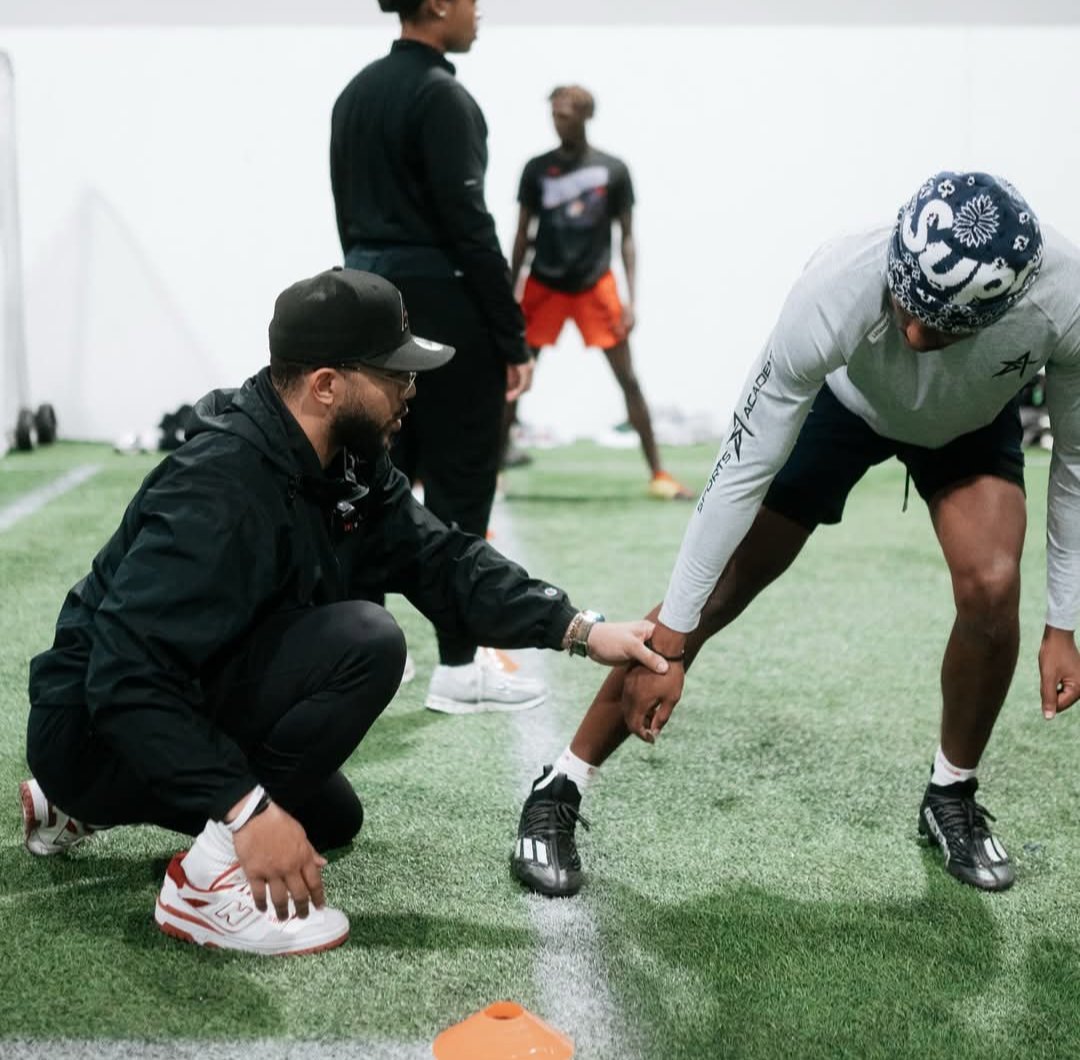 BIGGRIFF72's tweet photo. Who's laying the foundation? Who's helping you build? There's not a storm we can't endure! MJ Griffin 🔥#NFLDraftPrep @OG3ooda @MoKnowz_ @LouisvilleFB @NFL https://t.co/XfjnFb3l78