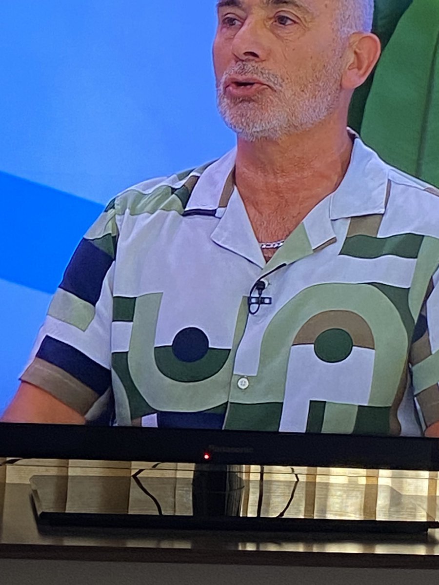 calvarez72's tweet image. #tstxtntsports con esa camisa no hay seriedad y me acuerdo del Bichi 😂😂😂😂