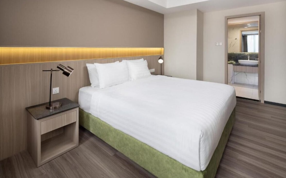 dott_stays's tweet image. Near Clarke Quay, #Singapore, we have this cosy #2bed, #2bath #apartment with a #gym, #pool, #supermarket, a kitchen, dining area, living room with sofa, TV, weekly #housekeeping, utilities, internet. No smoking, pets, parties. 

To enquire/book👉EX/CQ👉buff.ly/3wJhaYE